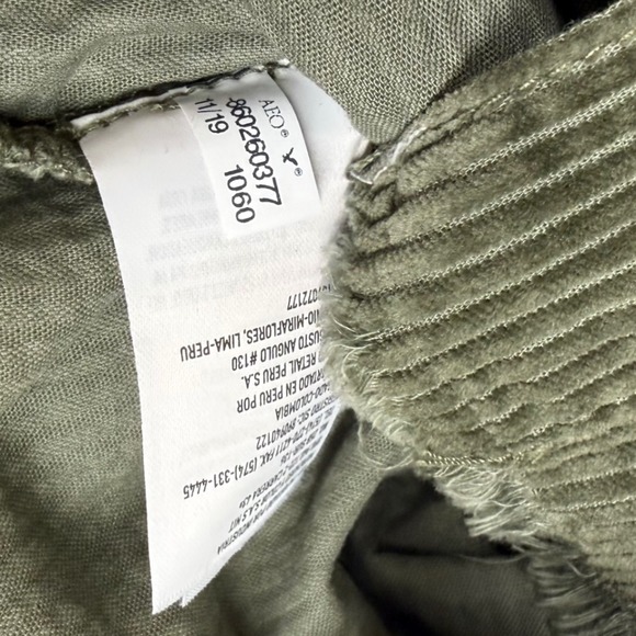 American Eagle Corduroy Cropped Shacket Olive Green Womens Medium Frayed Hem‎ - Picture 6 of 8